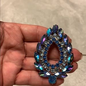 Stunning Vintage Sarah Coventry broach EVC 70 years old